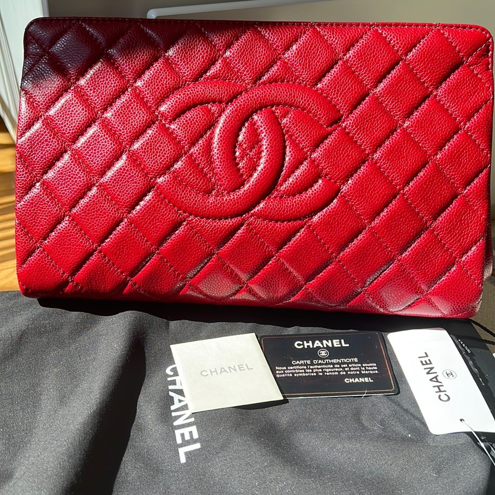 Chanel red timeless cavier lipstick red clutch with tag.👛